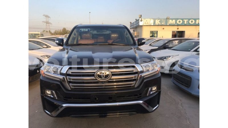 Big with watermark toyota land cruiser estuaire import dubai 4543