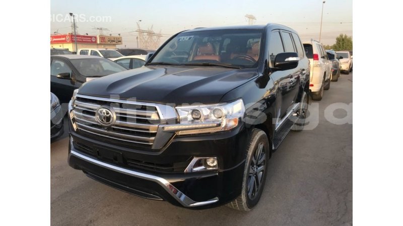 Big with watermark toyota land cruiser estuaire import dubai 4543