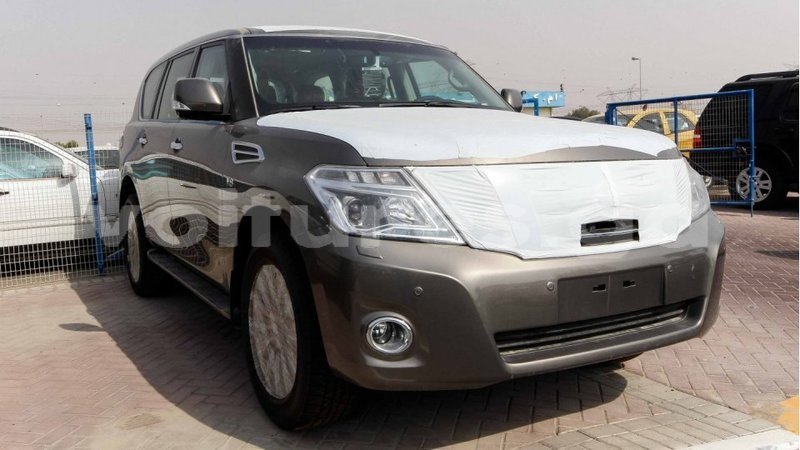 Big with watermark nissan patrol estuaire import dubai 4546