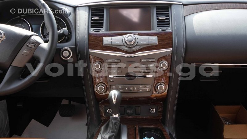 Big with watermark nissan patrol estuaire import dubai 4546