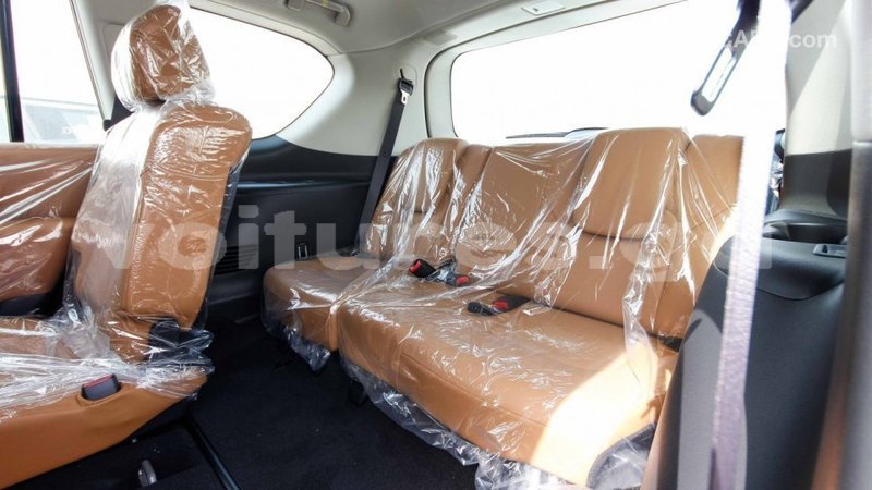 Big with watermark nissan patrol estuaire import dubai 4546