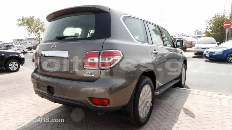 Big with watermark nissan patrol estuaire import dubai 4546