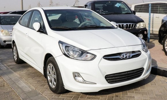 Acheter Import Voiture Hyundai Accent Blanc à Import - Dubai, Estuaire Acheter Import Voiture Hyundai Accent Blanc à Import - Dubai, Estuaire