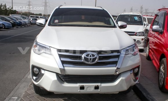 Acheter Import Voiture Toyota Fortuner Blanc à Import - Dubai, Estuaire Acheter Import Voiture Toyota Fortuner Blanc à Import - Dubai, Estuaire