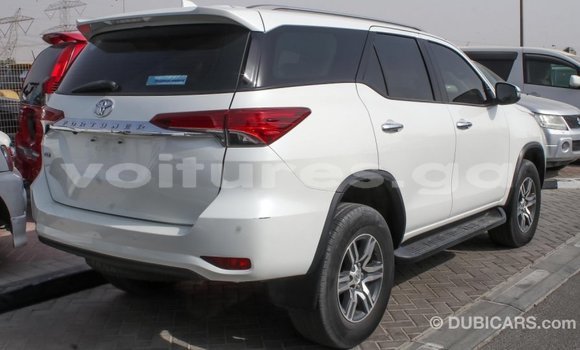 Acheter Import Voiture Toyota Fortuner Blanc à Import - Dubai, Estuaire Acheter Import Voiture Toyota Fortuner Blanc à Import - Dubai, Estuaire
