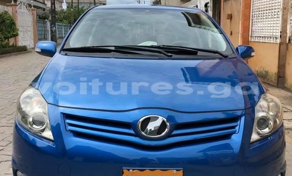 Sayi Na hannu Toyota Auris Blue Mota in Libreville a estuary Sayi Na hannu Toyota Auris Blue Mota in Libreville a estuary