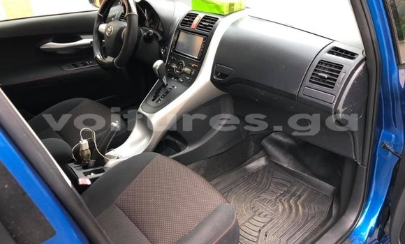 Sayi Na hannu Toyota Auris Blue Mota in Libreville a estuary Sayi Na hannu Toyota Auris Blue Mota in Libreville a estuary