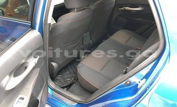 Sayi Na hannu Toyota Auris Blue Mota in Libreville a estuary Sayi Na hannu Toyota Auris Blue Mota in Libreville a estuary