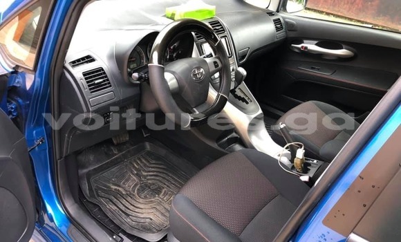 Sayi Na hannu Toyota Auris Blue Mota in Libreville a estuary Sayi Na hannu Toyota Auris Blue Mota in Libreville a estuary