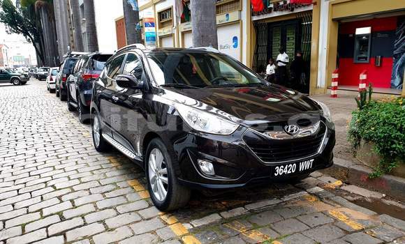 Sayi Na hannu Hyundai ix35 Black Mota in Libreville a estuary Sayi Na hannu Hyundai ix35 Black Mota in Libreville a estuary