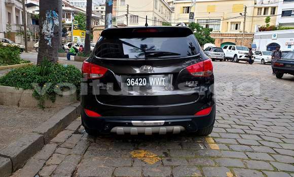 Sayi Na hannu Hyundai ix35 Black Mota in Libreville a estuary Sayi Na hannu Hyundai ix35 Black Mota in Libreville a estuary