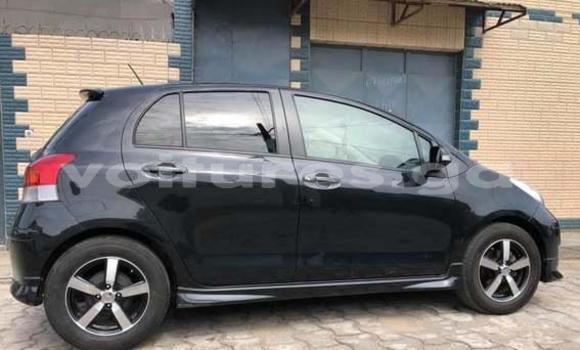 Sayi Na hannu Toyota Vitz Black Mota in Libreville a estuary Sayi Na hannu Toyota Vitz Black Mota in Libreville a estuary