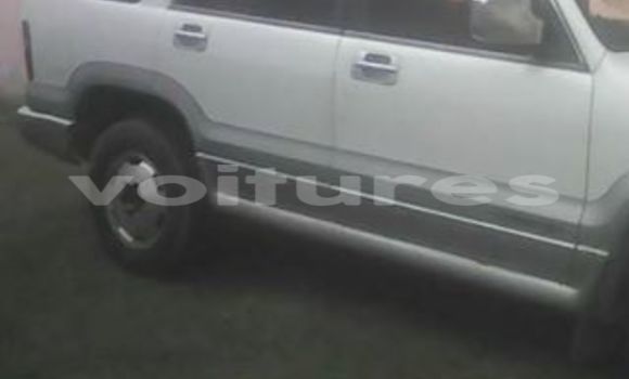 Acheter Occasion Voiture Isuzu Trooper Blanc à Libreville, Estuaire