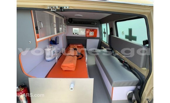 Acheter Import Voiture Toyota Land Cruiser Beige à Import - Dubai, Estuaire Acheter Import Voiture Toyota Land Cruiser Beige à Import - Dubai, Estuaire