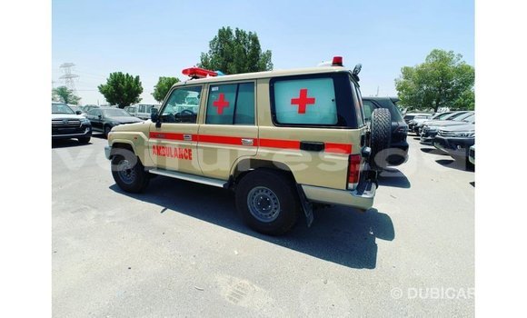 Acheter Import Voiture Toyota Land Cruiser Beige à Import - Dubai, Estuaire Acheter Import Voiture Toyota Land Cruiser Beige à Import - Dubai, Estuaire