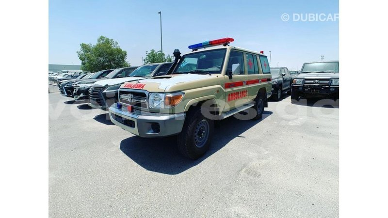 Big with watermark toyota land cruiser estuaire import dubai 4572