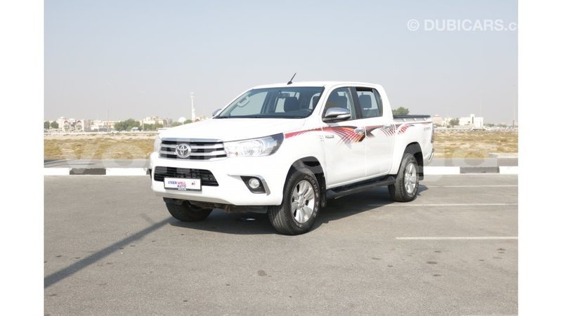 Big with watermark toyota hilux estuaire import dubai 4575