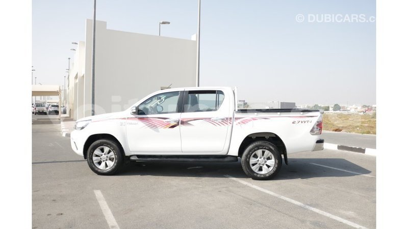 Big with watermark toyota hilux estuaire import dubai 4575