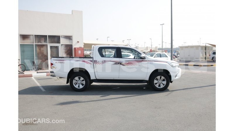 Big with watermark toyota hilux estuaire import dubai 4575