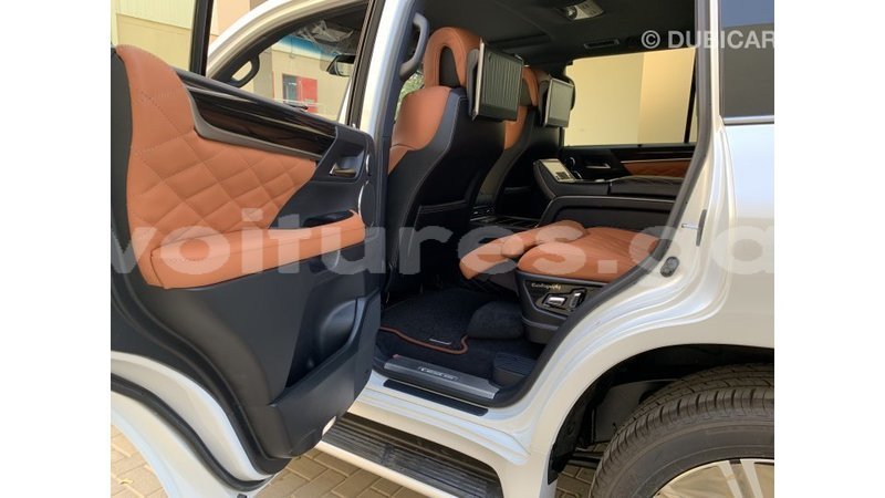 Big with watermark lexus lx estuaire import dubai 4577