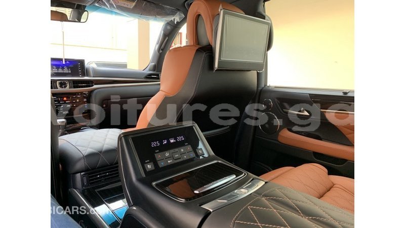 Big with watermark lexus lx estuaire import dubai 4577