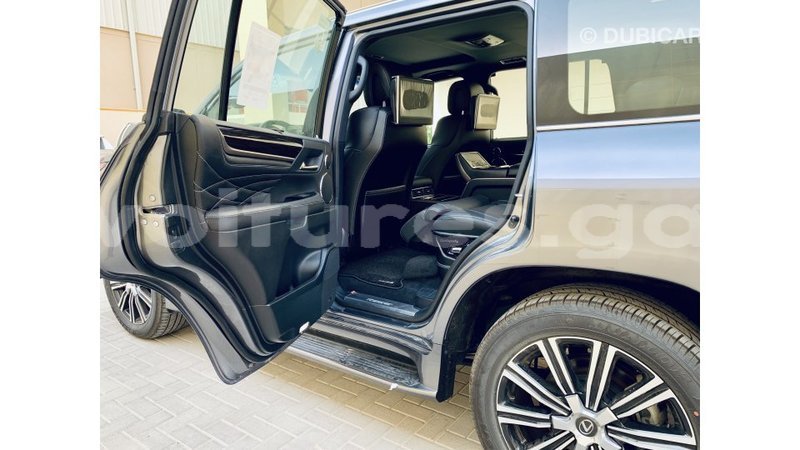 Big with watermark lexus lx estuaire import dubai 4578