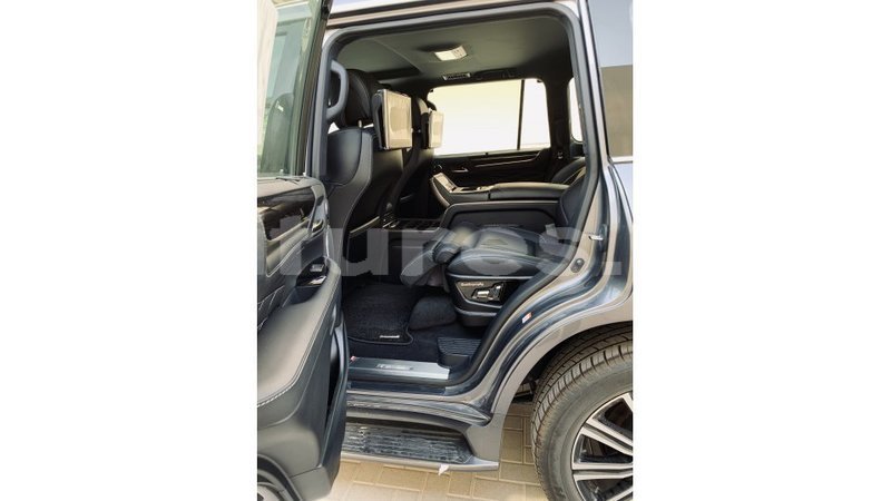 Big with watermark lexus lx estuaire import dubai 4578