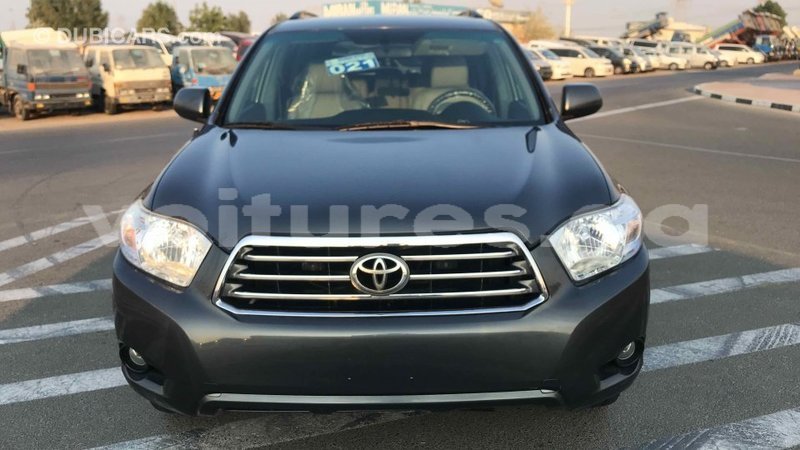 Big with watermark toyota highlander estuaire import dubai 4580