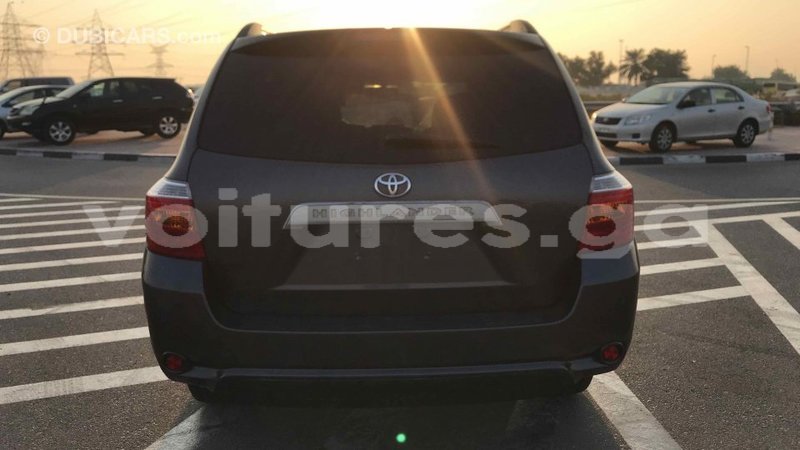 Big with watermark toyota highlander estuaire import dubai 4580