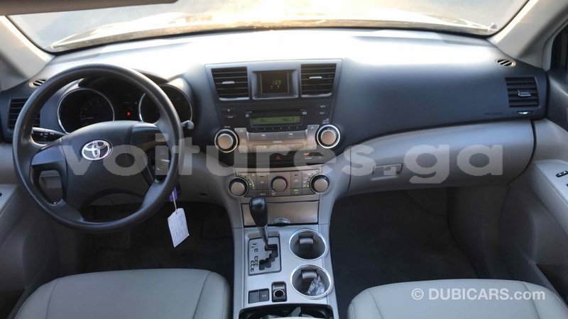 Big with watermark toyota highlander estuaire import dubai 4580