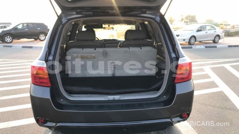 Big with watermark toyota highlander estuaire import dubai 4580