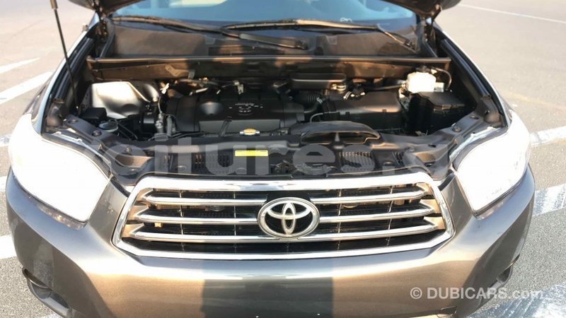 Big with watermark toyota highlander estuaire import dubai 4580