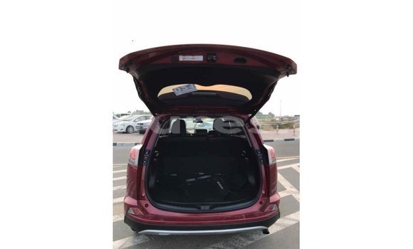 Acheter Import Utilitaire Toyota HiAce Rouge à Import - Dubai, Estuaire Acheter Import Utilitaire Toyota HiAce Rouge à Import - Dubai, Estuaire