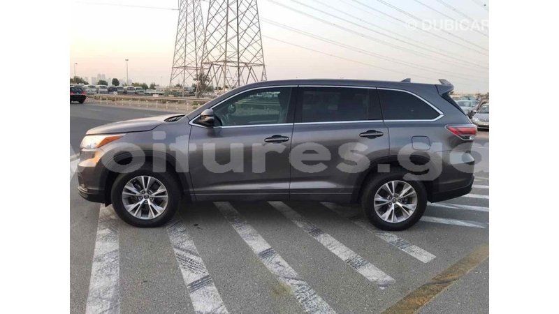 Big with watermark toyota highlander estuaire import dubai 4582