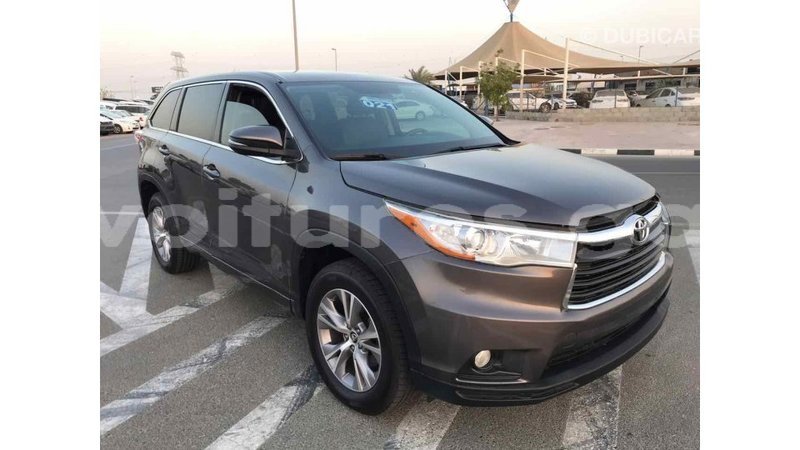 Big with watermark toyota highlander estuaire import dubai 4582