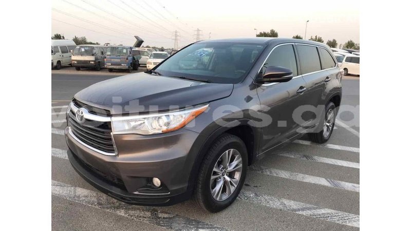 Big with watermark toyota highlander estuaire import dubai 4582