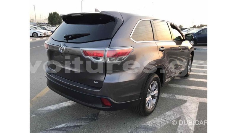 Big with watermark toyota highlander estuaire import dubai 4582