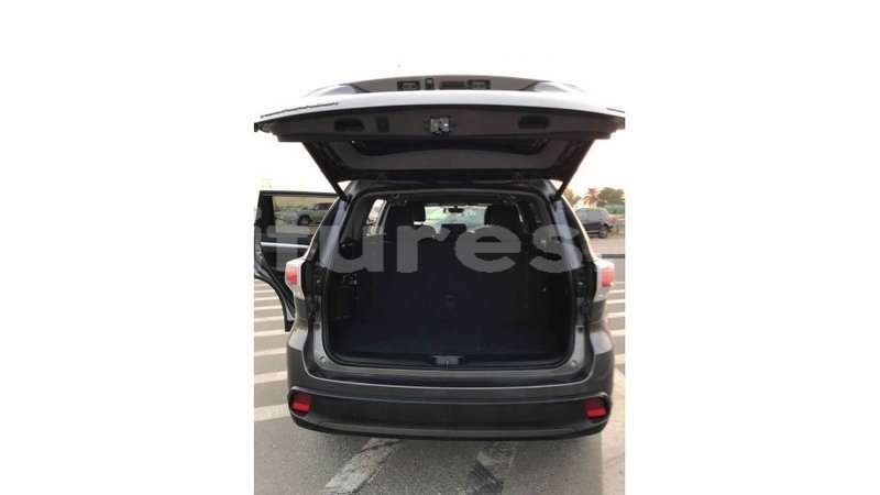 Big with watermark toyota highlander estuaire import dubai 4582