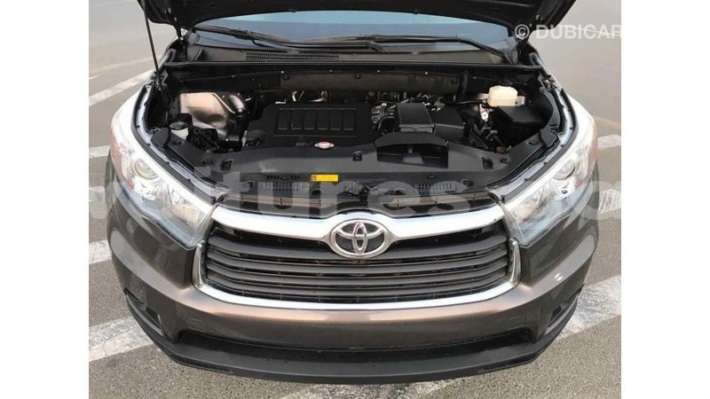 Big with watermark toyota highlander estuaire import dubai 4582