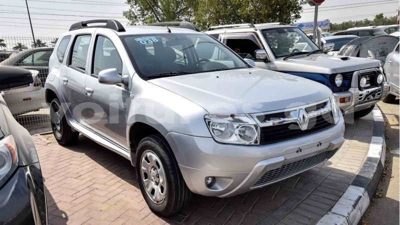 Big with watermark renault duster estuaire import dubai 4585