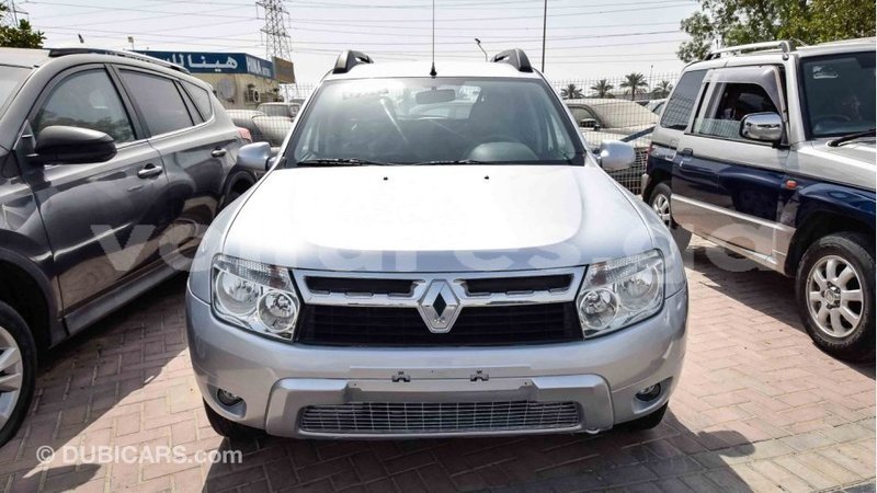 Big with watermark renault duster estuaire import dubai 4585