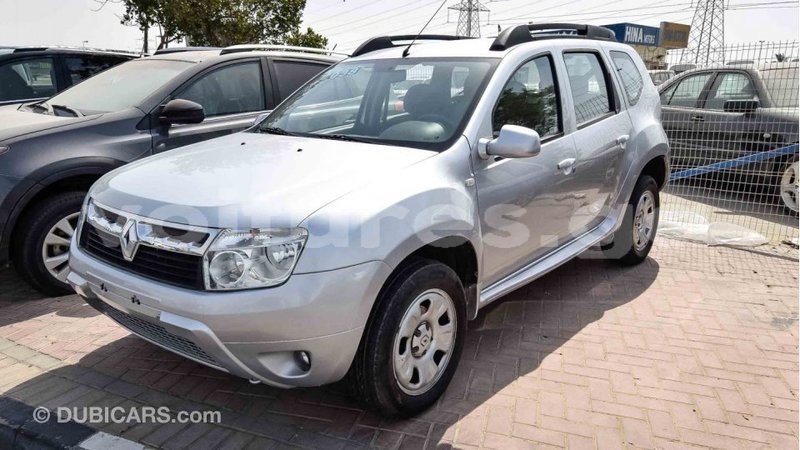 Big with watermark renault duster estuaire import dubai 4585