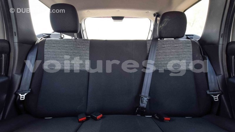 Big with watermark renault duster estuaire import dubai 4585