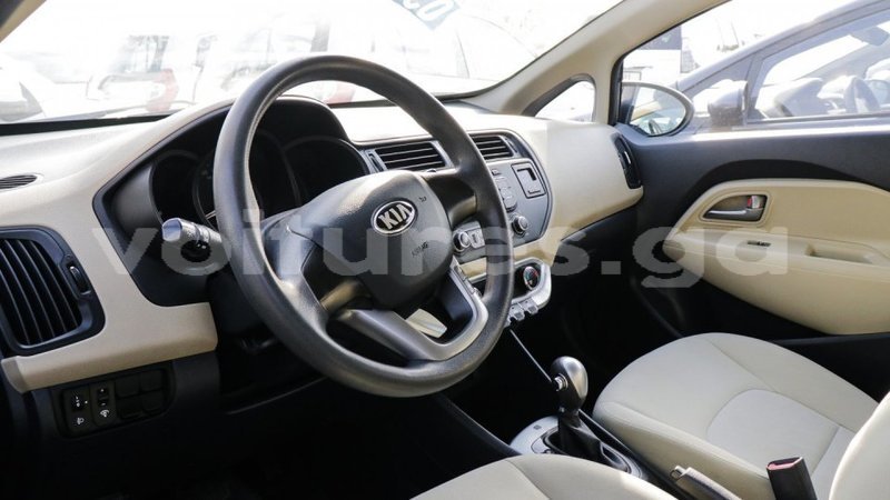 Big with watermark kia rio estuaire import dubai 4586