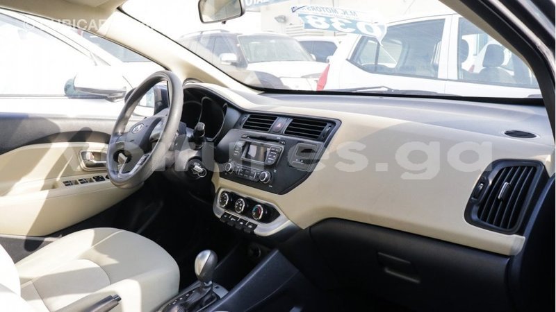 Big with watermark kia rio estuaire import dubai 4586