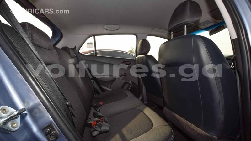 Big with watermark hyundai i10 estuaire import dubai 4594