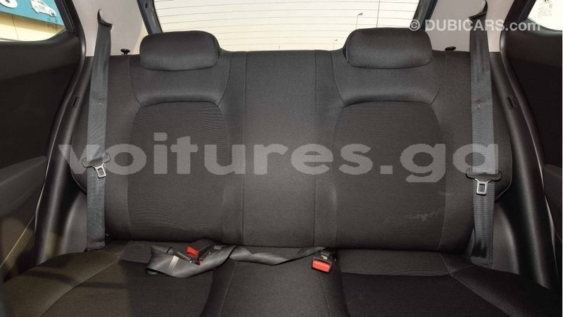 Big with watermark hyundai i10 estuaire import dubai 4594