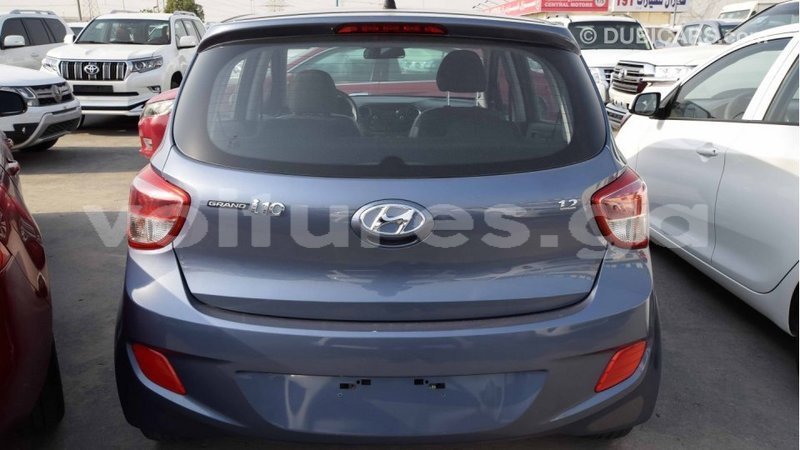 Big with watermark hyundai i10 estuaire import dubai 4594