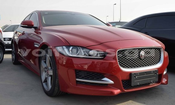 Acheter Import Voiture Jaguar XE Rouge à Import - Dubai, Estuaire