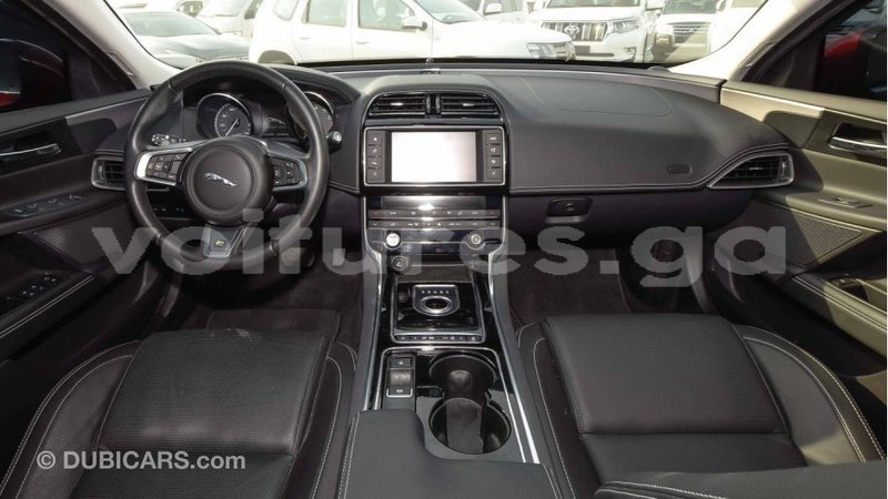 Big with watermark jaguar xe estuaire import dubai 4595